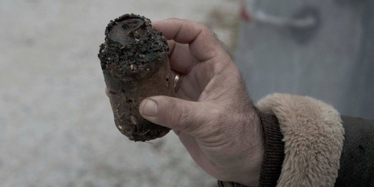 Τουρίστες βρήκαν χειροβομβίδα του ‘40 στο Καβούσι