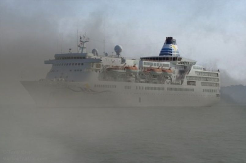 Πανικός στο λιμάνι της Χίου: Κρουαζιερόπλοιο συγκρούστηκε με σκάφος του λιμενικού λόγω ομίχλης!