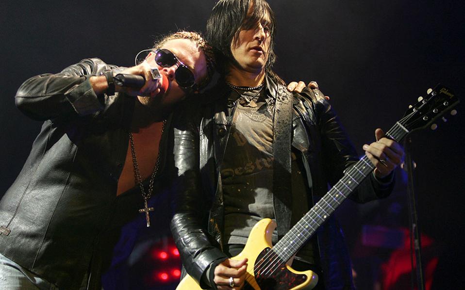 Τουλάχιστον 40 συλλήψεις σε συναυλίες των Guns N Roses