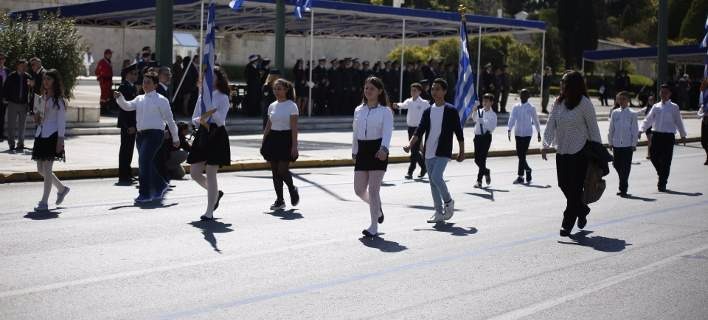 Σάλο προκάλεσαν θέσεις της Νεολαίας ΣΥΡΙΖΑ για την προσευχή και τις μαθητικές παρελάσεις