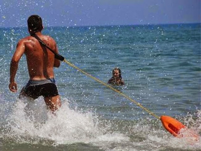 Κρήτη: Κινδύνευσαν να πνιγούν παλεύοντας με τα κύματα - Πως σώθηκαν