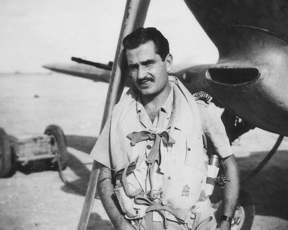 «Έφυγε» ο Αεροπόρος Ε. Καρύδης - Μέλος της θρυλικής αποστολής των Hurricanes στην Κρήτη το 1943 (pics)