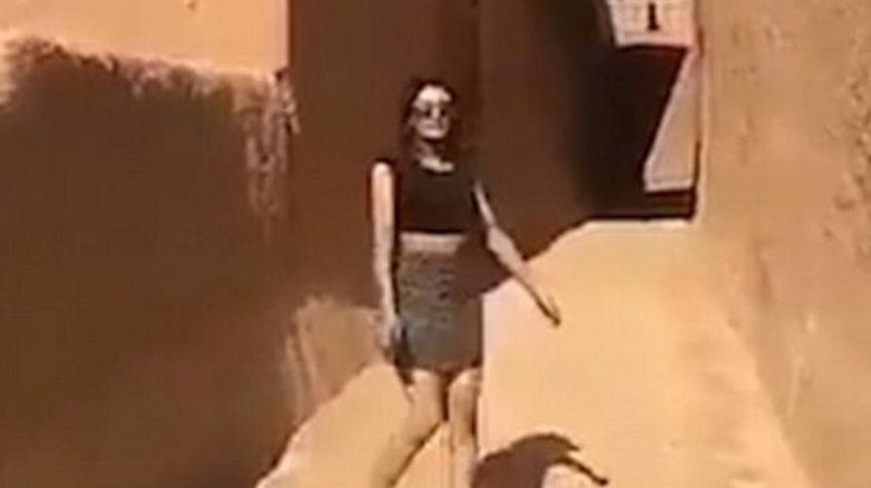 Σαουδική Αραβία: Συνελήφθη η κοπέλα με τη μίνι φούστα (vid) 