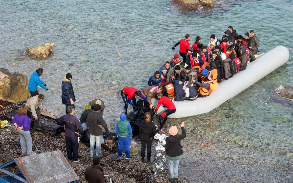 Λιβύη: Οι δυνάμεις της ακτοφυλακής αναχαίτισαν πλοιάρια με 1.074 μετανάστες
