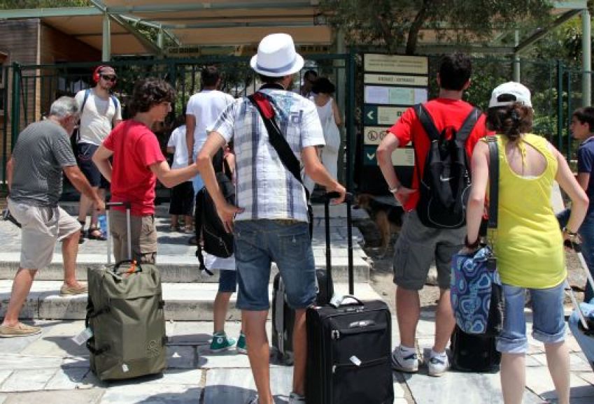 Ταξιδιωτική οδηγία του αυστραλιανού ΥΠΕΞ:  Στην Ελλάδα έχετε μετρητά και κάρτες μαζί σας