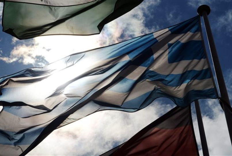 Die Zeit: Ελληνες, μείνετε μαζί μας