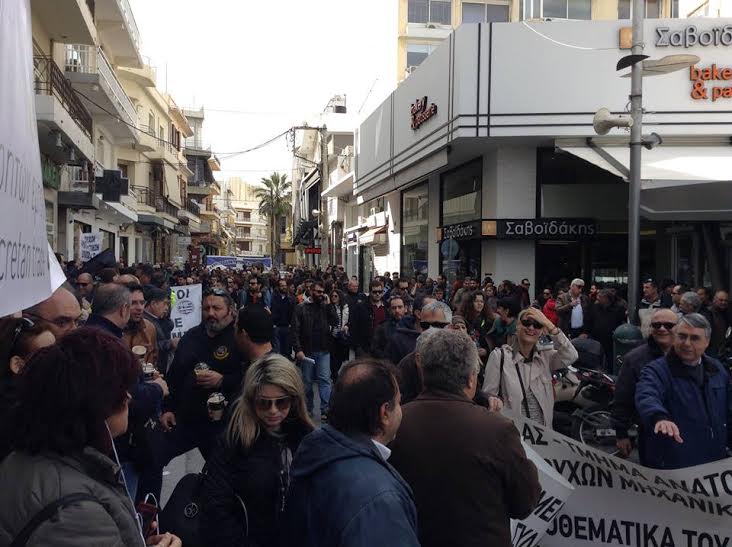 Κύμα διαμαρτυρίας στους δρόμους- Απεργιακό ποτάμι στο Ηράκλειο- Τι έγινε σε όλη την Κρήτη (pics+vid)