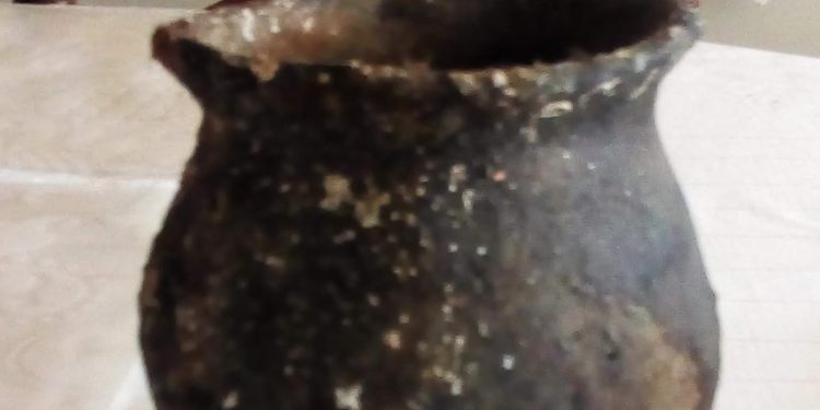 Τουρίστας βρήκε αρχαίο αντικείμενο στην θάλασσα