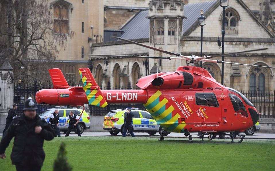 Πυροβολισμοί έξω από το βρετανικό κοινοβούλιο - Τουλάχιστον 12 τραυματίες