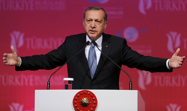 Ο Ερντογάν κατηγορεί Αμερικανό στρατηγό ότι στηρίζει τους πραξικοπηματίες