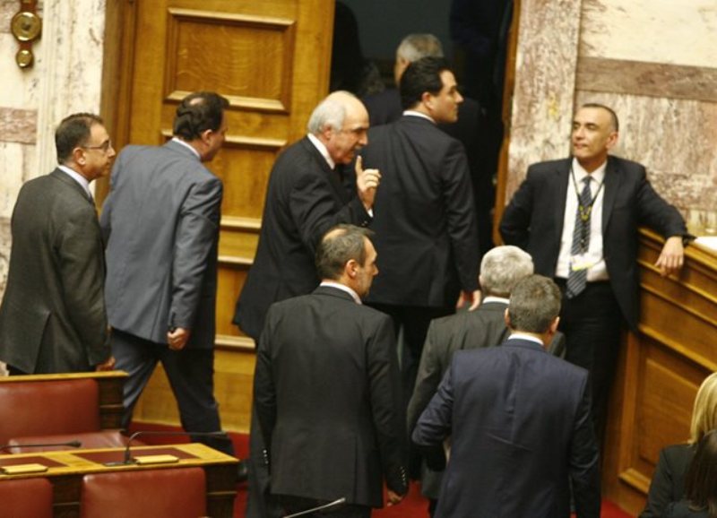 Επεισοδιακή η συνεδρίαση της Βουλής- Αποχώρησε η ΝΔ - Σύγκρουση της Κωνσταντοπούλου με Σαμαρά - Βενιζέλο