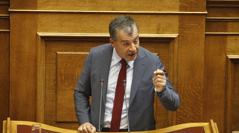 Θεοδωράκης: Είστε υποκριτές - Έχετε τα παιδιά σας σε ιδιωτικά σχολεία και υμνείτε τα δημόσια