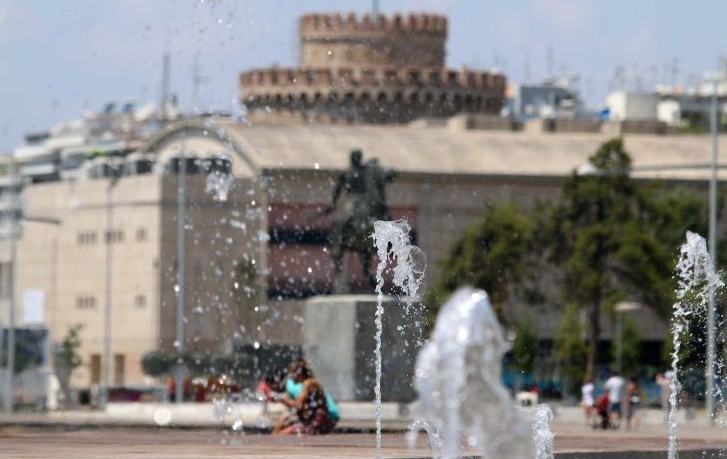Το άγαλμα της βασίλισσας Όλγας τοποθετείται στη Θεσσαλονίκη