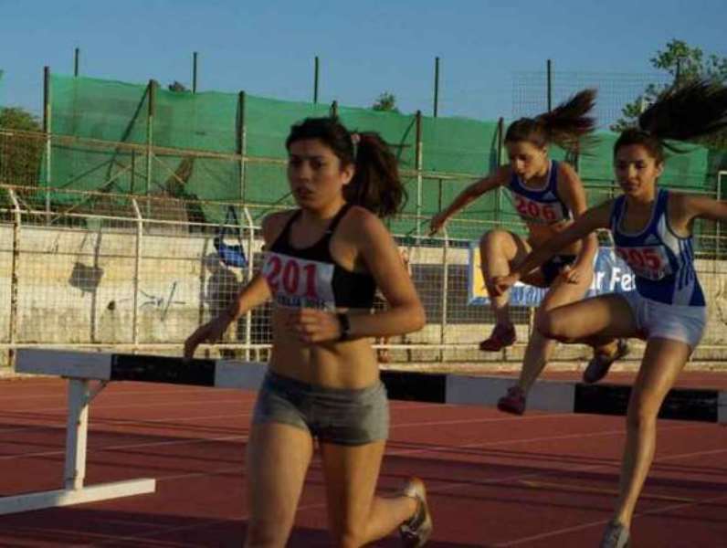 «Χρυσή» στα 3000 μέτρα γυναικών στο πανελλήνιο πρωτάθλημα στίβου η Μαρίνα Μανιαδάκη 