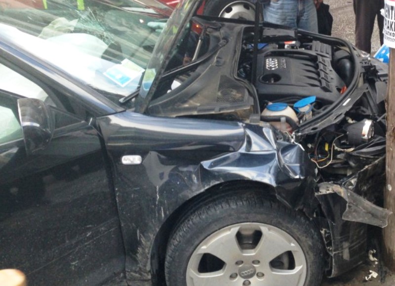 Σε δρόμο των...τροχαίων έχει μετατραπεί η λεωφόρος Παπαναστασίου- Νέο ατύχημα με αυτοκίνητο