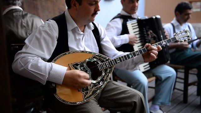 «Παίξε Τσιτσάνη μου»: Το ανεπανάληπτο μουσικοθεατρικό αφιέρωμα ερχεται ξανα στο Ηράκλειο 