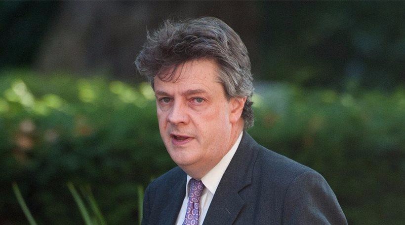Παραιτήθηκε ο Τζόναθαν Χιλ, επίτροπος της Βρετανίας στην Κομισιόν