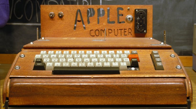 727.000 ευρώ πουλήθηκε ένας από τους πρώτους υπολογιστές της Apple