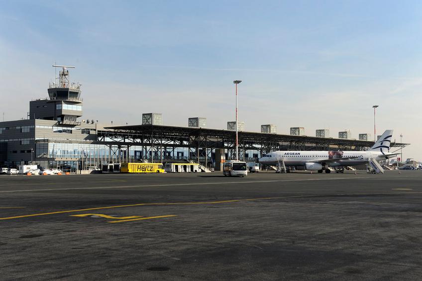 «Κολλάει» στο ΕΚΑΒ το deal με τη Fraport - Η σύμβαση και το τίμημα 