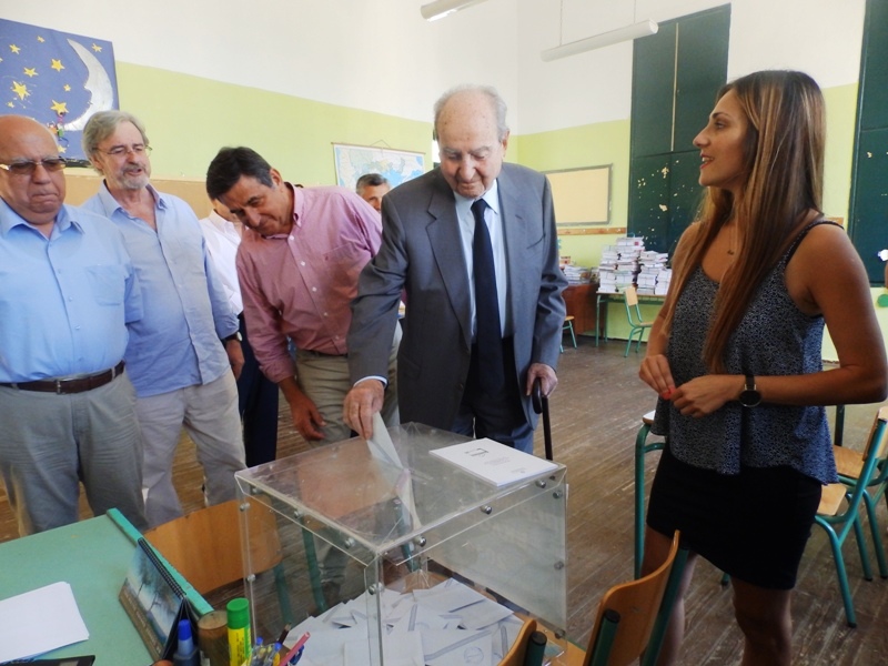 Ψήφισε στα Χανιά ο Κωνσταντίνος Μητσοτάκης - Τι δήλωσε για το δημοψήφισμα