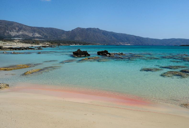 «Σαρώνει» το Ελαφονήσι - Ψηφίστηκε η κορυφαία εξωτική παραλία της Ελλάδας