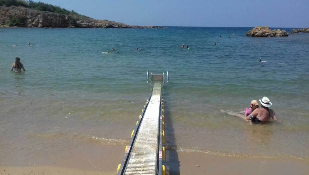 Αναβαθμίζονται οι υποδομές για την πρόσβαση των ΑΜΕΑ σε παραλίες της Κρήτης-Εικόνες