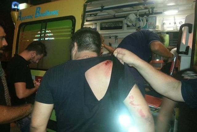 Σοκάρουν οι φωτογραφίες από την επίθεση χρυσαυγιτών σε μέλη του ΚΚΕ (pics)