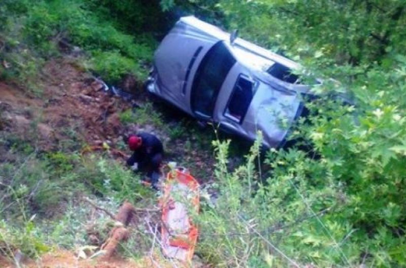 Αυτοκίνητο έπεσε σε γκρεμό στο Μπαλί - Από θαύμα σώθηκαν πέντε Ρωσίδες τουρίστριες!