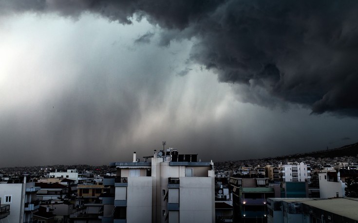 Εκτακτο δελτίο από ΕΜΥ: Ερχονται καταιγίδες, χαλάζι και ισχυροί άνεμοι - «Χτυπάει» και την Κρήτη