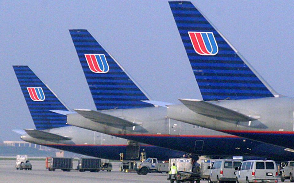 United Airlines: 10.000 δολλάρια σε όποιον παραχωρεί τη θέση του σε υπεράριθμη πτήση