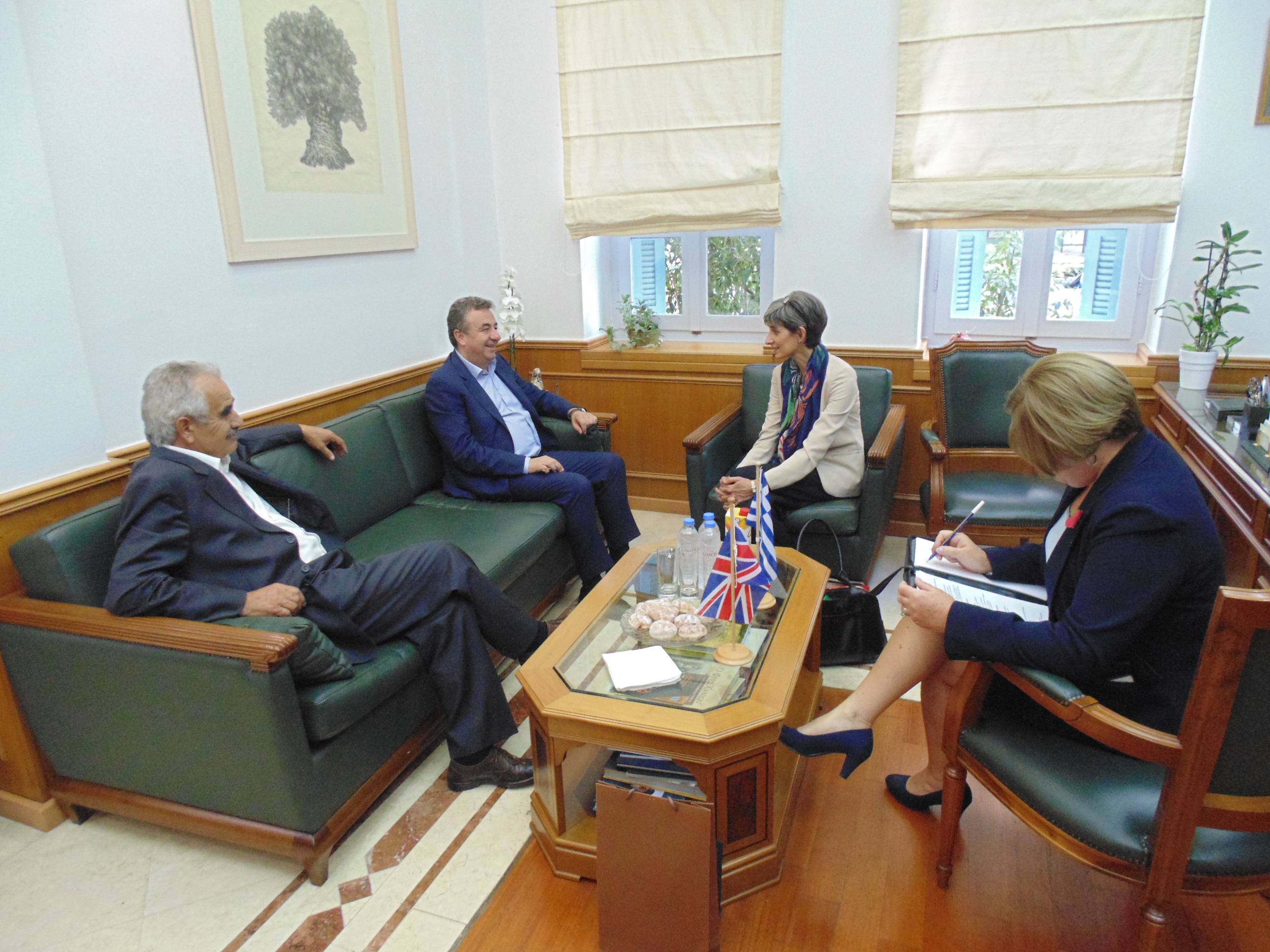 Συνάντηση Περιφερειάρχη Κρήτης με την Βρετανίδα Πρέσβη στην Ελλάδα 