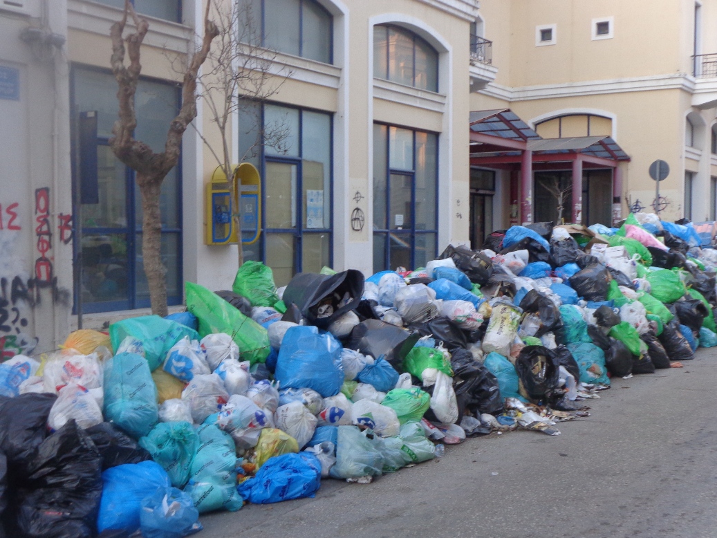 Κλειστά από αύριο τα σχολεία στον Πύργο - Νέες κινητοποιήσεις για τα σκουπίδια