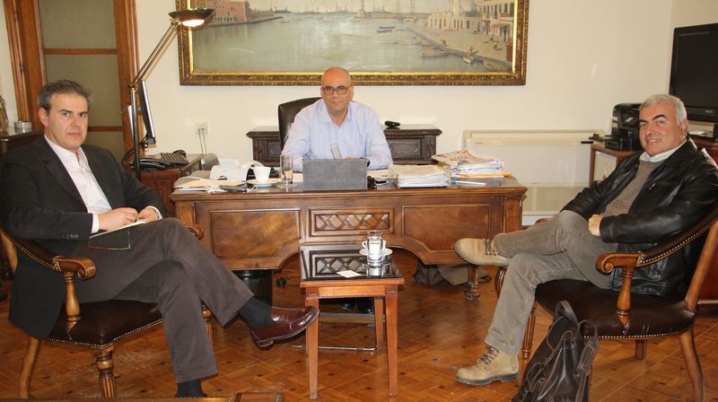 Συνάντηση του Δήμαρχου Χανίων με τον πρώην Ευρωβουλευτή των Πρασίνων, Νίκο Χρυσόγελο