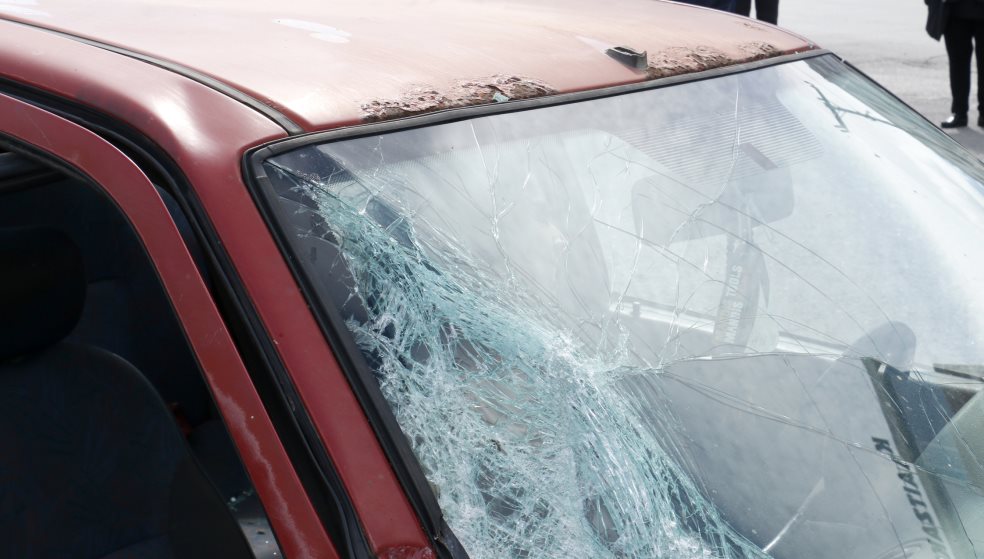 Μετωπική σύγκρουση δύο αυτοκινήτων στην εθνική οδό προκάλεσε αναστάτωση