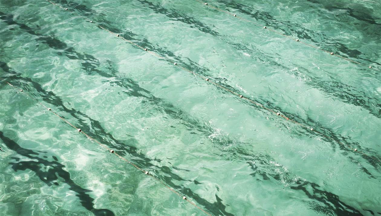 Ο κορωνοϊός αναβάλλει τα μαθήματα κολύμβησης και τους σχολικούς αθλητικούς αγώνες