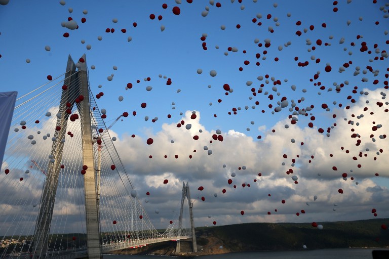 Ο Ερντογάν εγκαινίασε την τρίτη γέφυρα στα στενά του Βοσπόρου