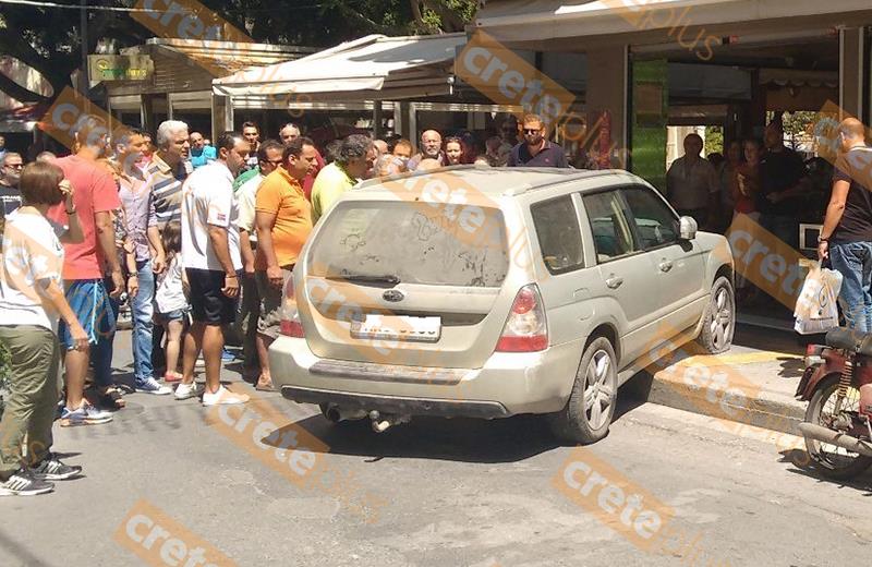   ΑΠΟΚΛΕΙΣΤΙΚΟ: Αυτοκίνητο μπήκε σε καφετέρια στο κέντρο του Ηρακλείου (pic)