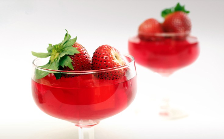 Ζελέ φράουλα με άρωμα κρασιού