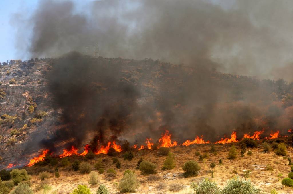  Πυρκαγιά σε ορεινή περιοχή του Χάρακα