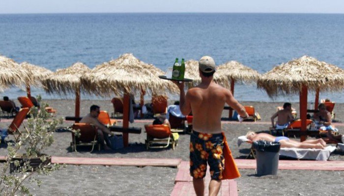 Κρήτη: Πρωτοφανής αύξηση της εργασίας ανηλίκων στον τουρισμό