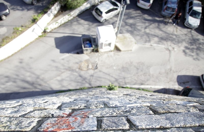 Σοκάρει το γράμμα που άφησε η 55χρονη που έπεσε από τα τείχη, στο κέντρο του Ηρακλείου!