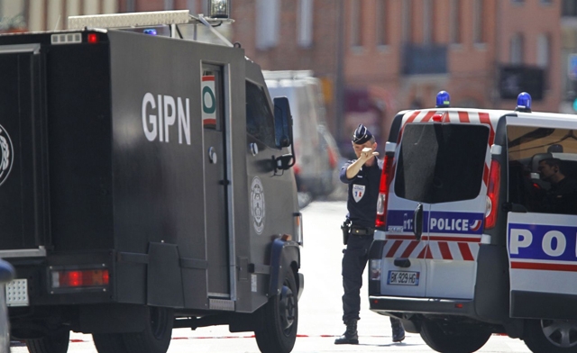 Γαλλία: Αστυνομικός μαχαιρώθηκε μέσα σε τμήμα στην Τουλούζη