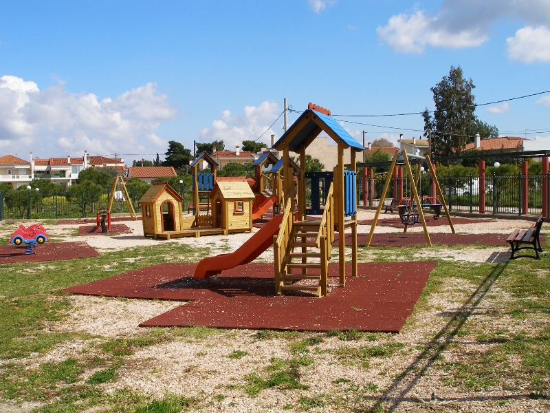 Τριάντα εφτά παιδικές χαρές θα ελέγξει ο Δήμος Ιεράπετρας 