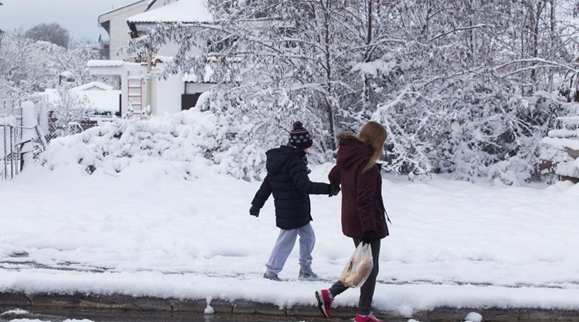 Πού θα παραμείνουν κλειστά αύριο τα σχολεία λόγω του χιονιά