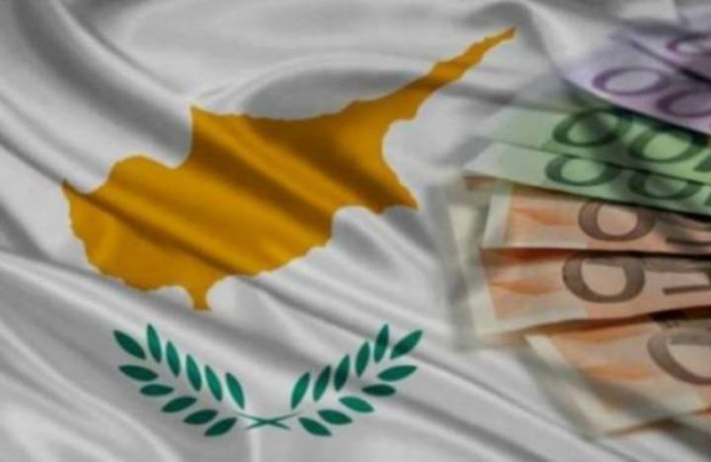 Κύπρος: Στο "φως" τα ονόματα όσων έβγαλαν χρήματα πριν το κούρεμα