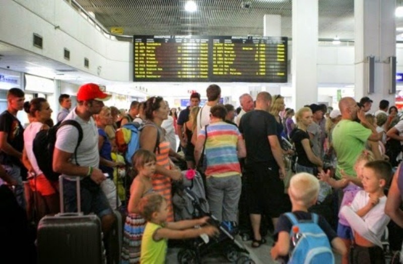 Μαζική άφιξη τουριστών το Σαββατοκύριακο - Σε δύο μέρες στο Ηράκλειο θα προσγειωθούν 80 αεροσκάφη