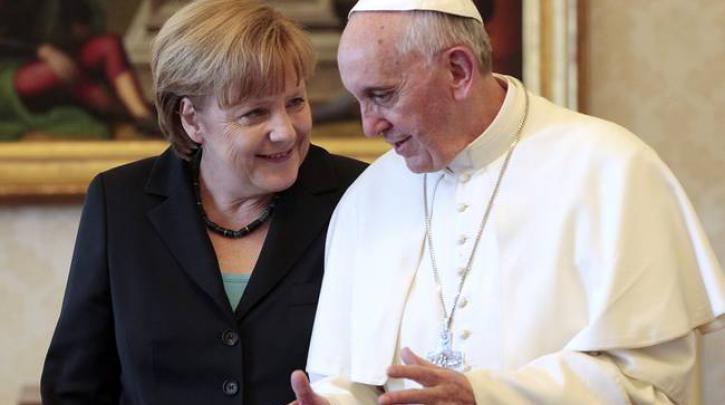 Μέρκελ: Ποτέ δεν εξοργίστηκα με τις δηλώσεις του πάπα Φραγκίσκου 
