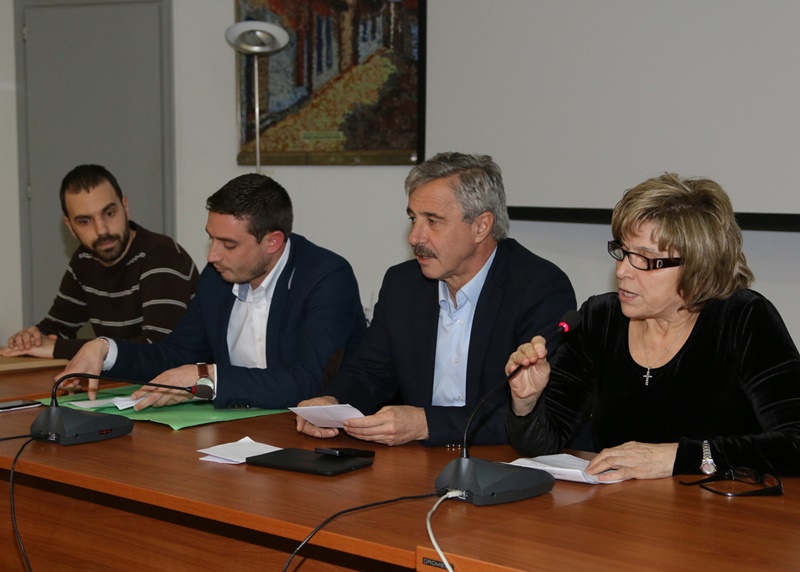 Στο Ηράκλειο ο Γιάννης Μανιάτης για την πρώτη προσυνεδριακή συνάντηση του ΠΑΣΟΚ (pics)