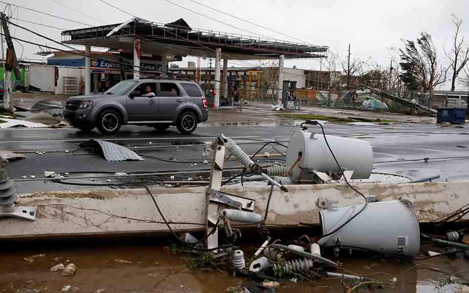 Στις νοτιανατολικές Μπαχάμες κατευθύνεται ο τυφώνας «Μαρία» - Στο σκοτάδι το Πουέρτο Ρίκο 