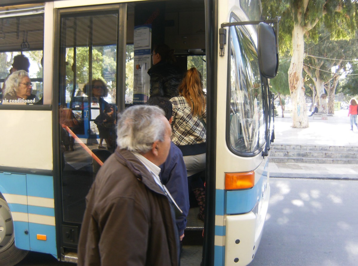 Δωρεάν εισιτήρια αστικών λεωφορείων για τους άνεργους